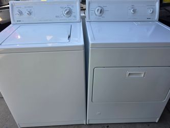 Kenmore Washer and Gas Dryer Set