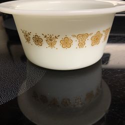 Small Vintage Pyrex Bowl