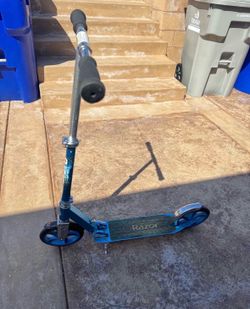 Razor A5 Lux Kick Scooter - Blue, Large 8" Wheels, Foldable, for Child, Teen, Adult up to 220 lbs