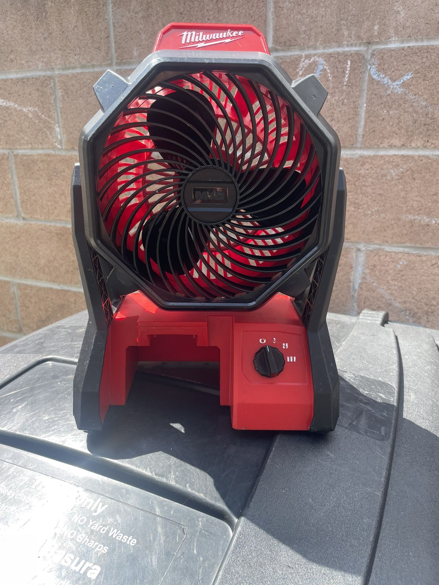 Milwaukee M-18 Fan