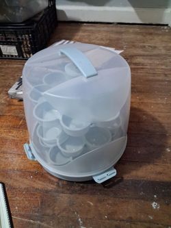 Cup cake holder holds 24 cup cakes