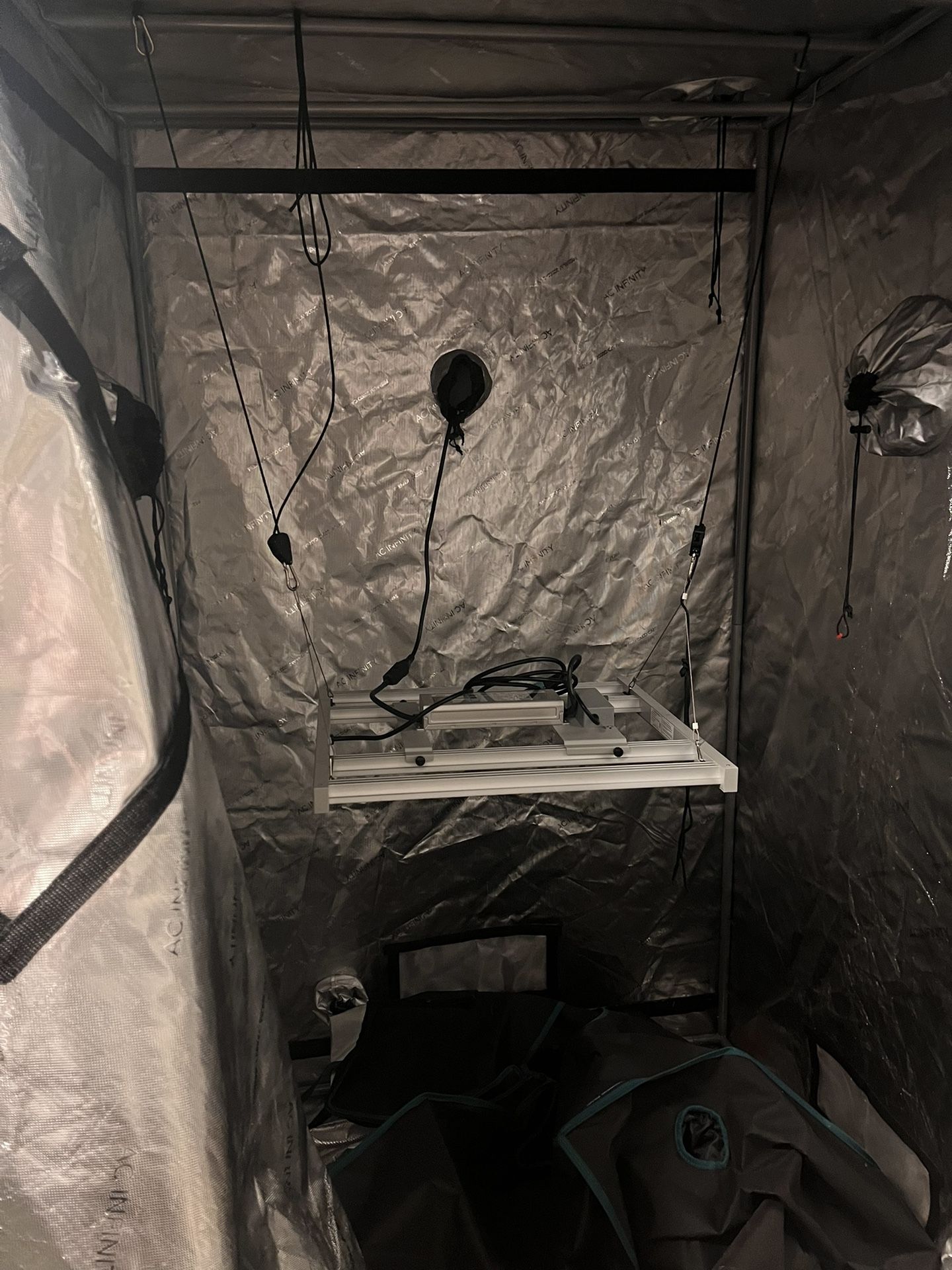 Tent Light Exhaust
