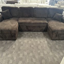 Comfy Storage Sectional With Pullout Bed 
