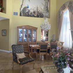 Gently Used Furnitures , wall Decor and accessories 