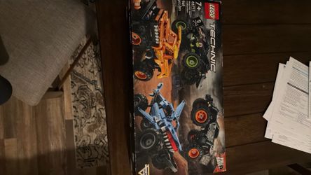 Technic Monster jam 949 pcs Lego set