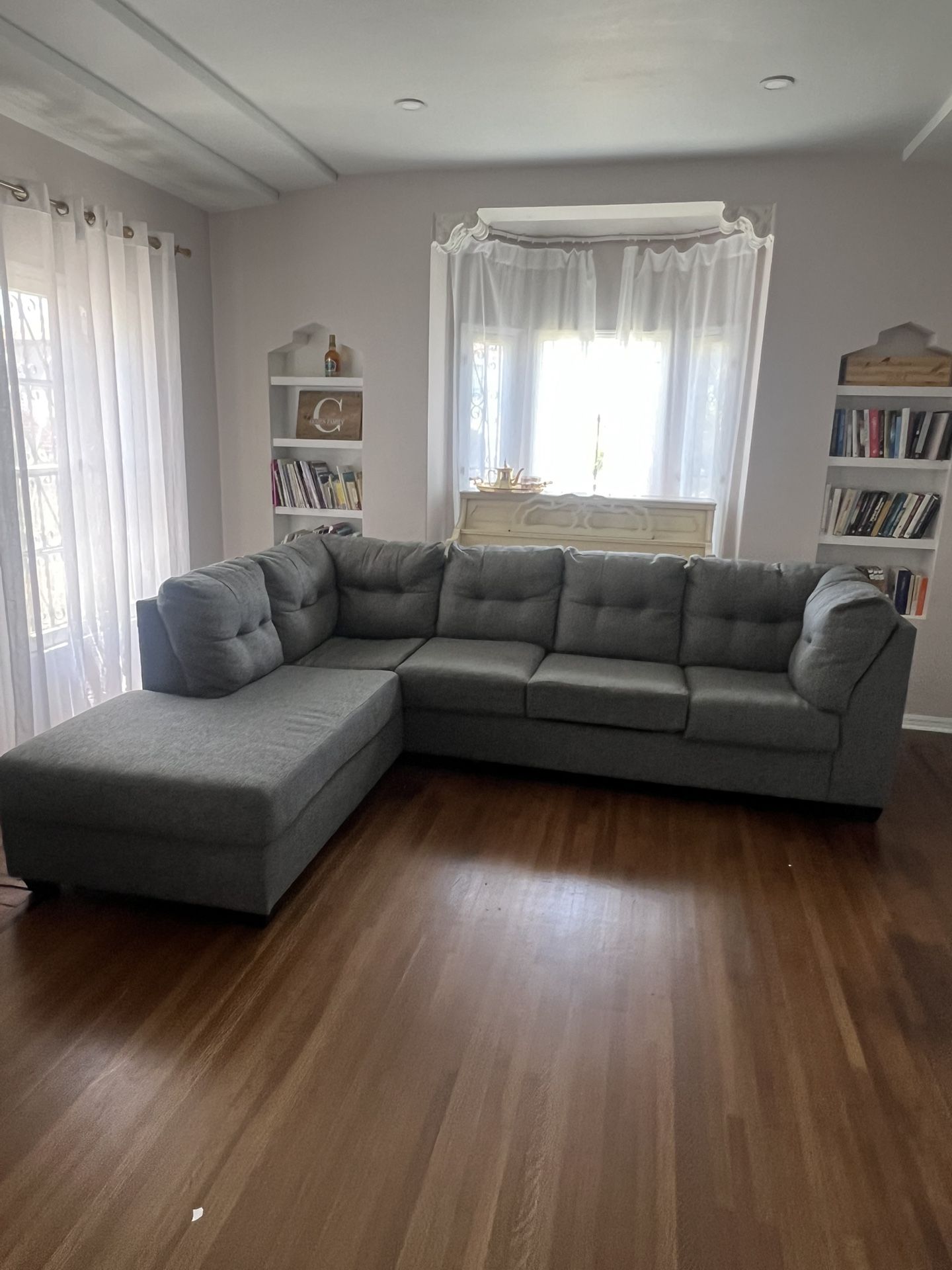 Sofa / Couch