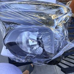 2021- 2022   Chevy trailblazer head light