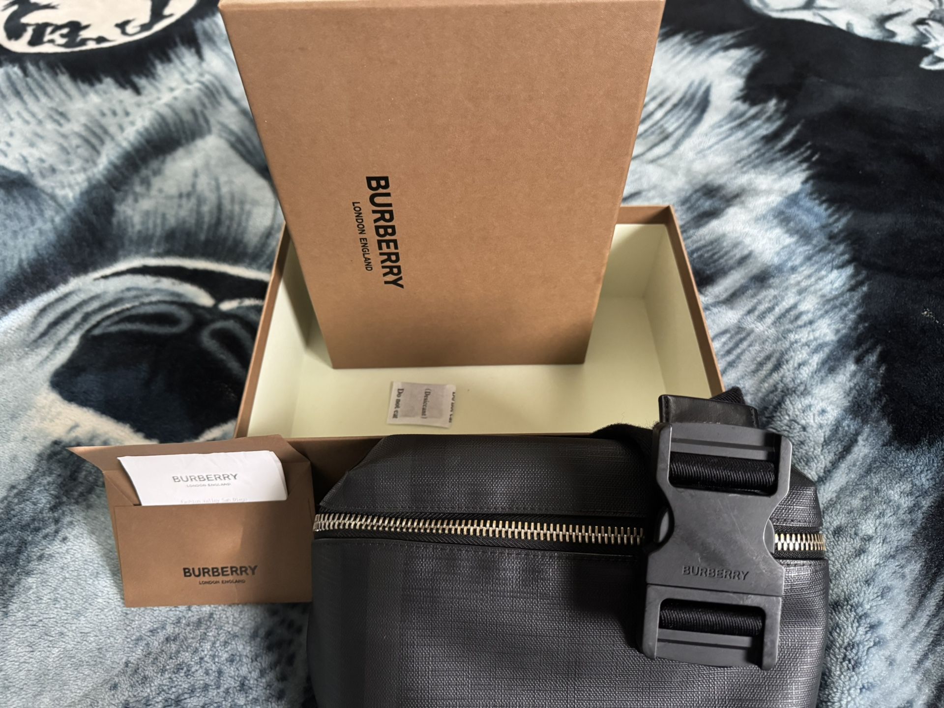 Great Conditions Burberry Men’s Belt Bag