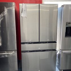 New Scratch And Dent Samsung 28.8 Cu Fr 4 Door Stainless Steel Fridge. 1 Year Warranty 