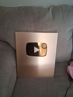 Rare youtube play button with no channel name