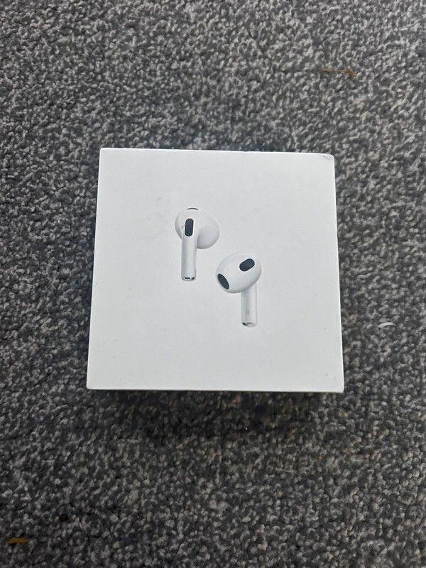 Apple White Wireless Earbud Headphones with Silicone Tips
