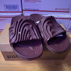 Crocs Size 9