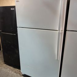 Whirlpool 21cu Ft Apartment Size Top Freezer Refrigerator 33" Wide 