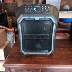 Barely used Loud Speaker Equipped With Bluetooth And Charging