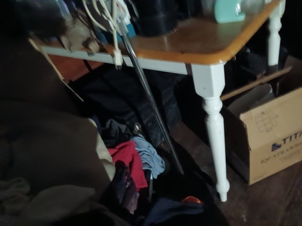 Kitchen Table 2 Chairs