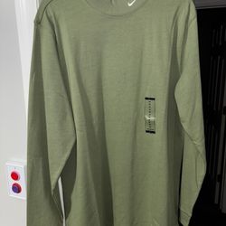 BRAND NEW Nike Mens Medium Mock Turtle Neck Swoosh Long-Sleeve Shirt Green NWT