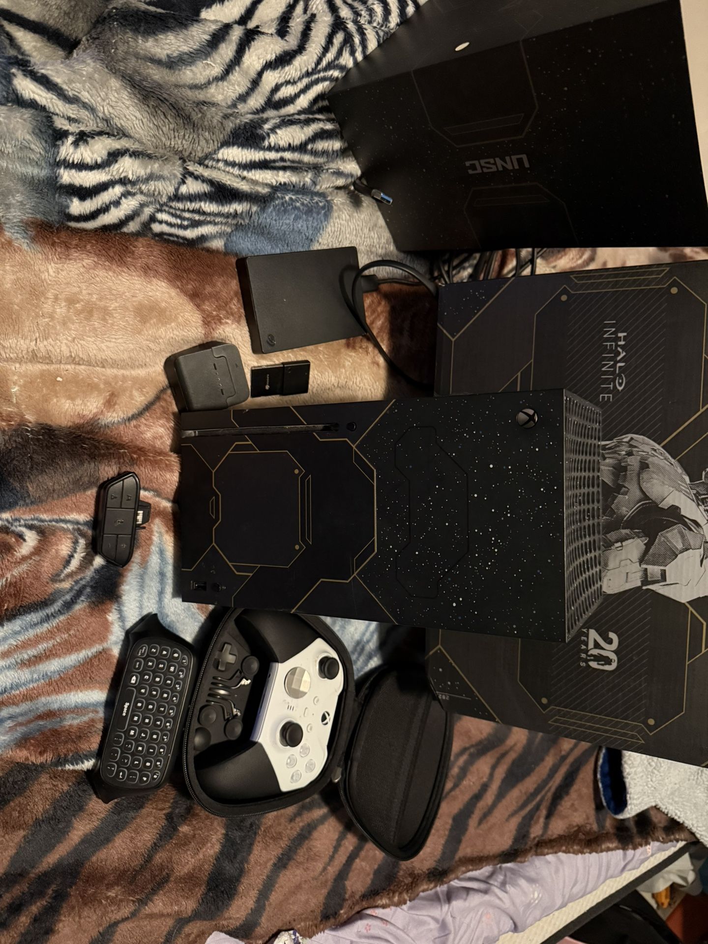 Selling Xbox Series X Halo 20th Anniversary Edition 