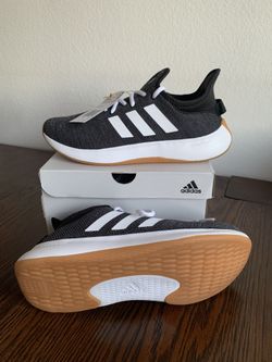 New Women Adidas Shoes Size:8  Tennis Adidas Nuevos De Mujer Talla:8  $45** Pick Up Oxnard, CA 93033 *Cash or ZELLE for payment Only* 