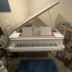 Yamaha Grand Piano (5’ 0’’) 