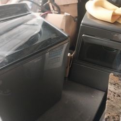 Whirlpool Washer And Dryer 