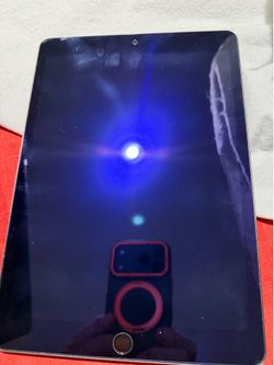 APPLE IPAD- 9TH GEN- with colored KEYBOAD AND CASE