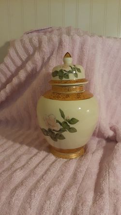 Vintage Asian Ginger Jar 9" Tall. 1lb 11 4oz