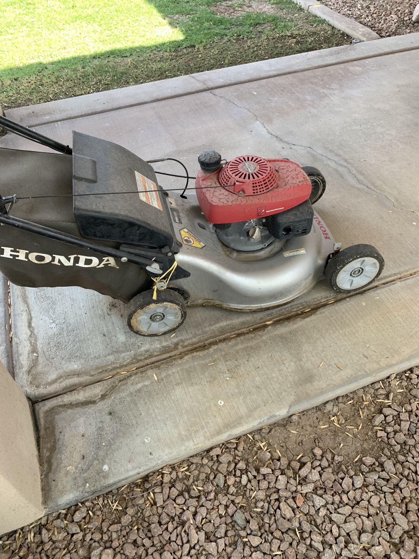 Honda Self Propelled Lawn Mower - Engine is Good - Back Wheels Are Not Good