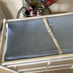 Graco Changing Table Used 