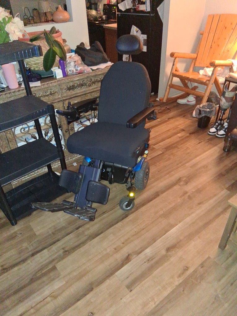 Electric Riding Wheelchair