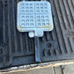Nordic Ware Vintage Waffle Maker 15000