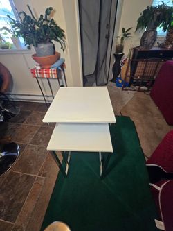Floor lap end  Waite Table