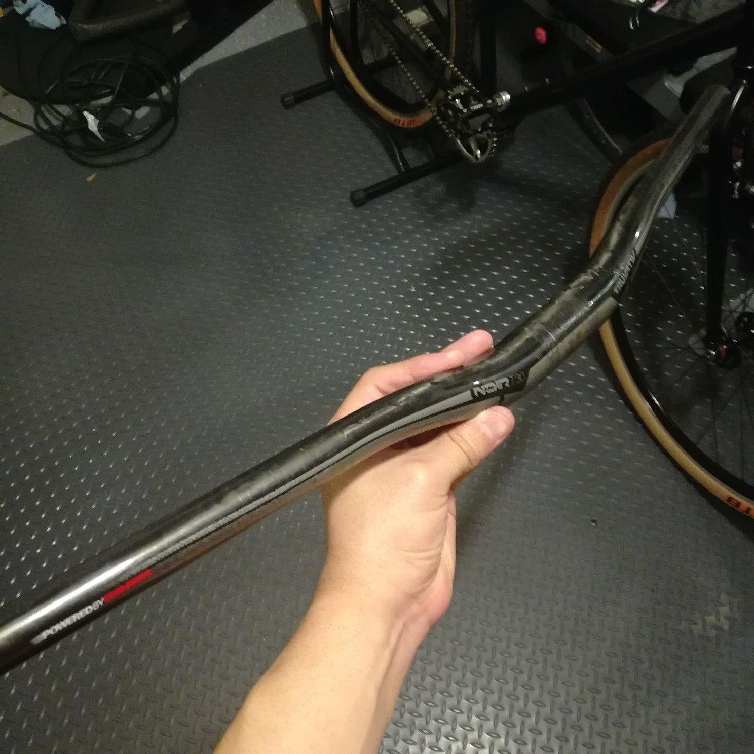 Truvativ noir t30 carbon handlebar 31.8 diameter