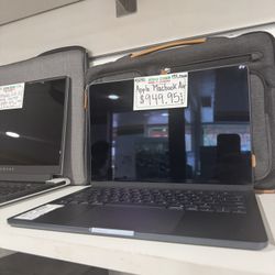APPLE A3240 LAPTOP 