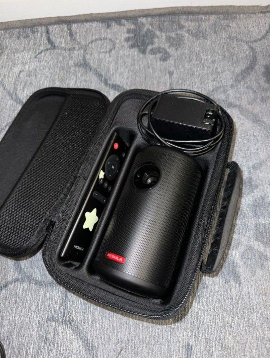 Anker Capsule Max  Projector With Case And Tripod 