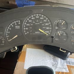 Gmt800 Cluster With Trans Temp 150$ Obo 
