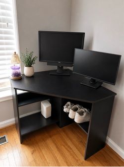 Desk and monitors
