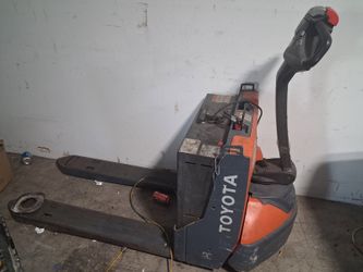 Toyota Electric Pallet Jack