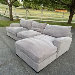 Jonathan Louis ‘Rhyder’ Sectional with Chaise