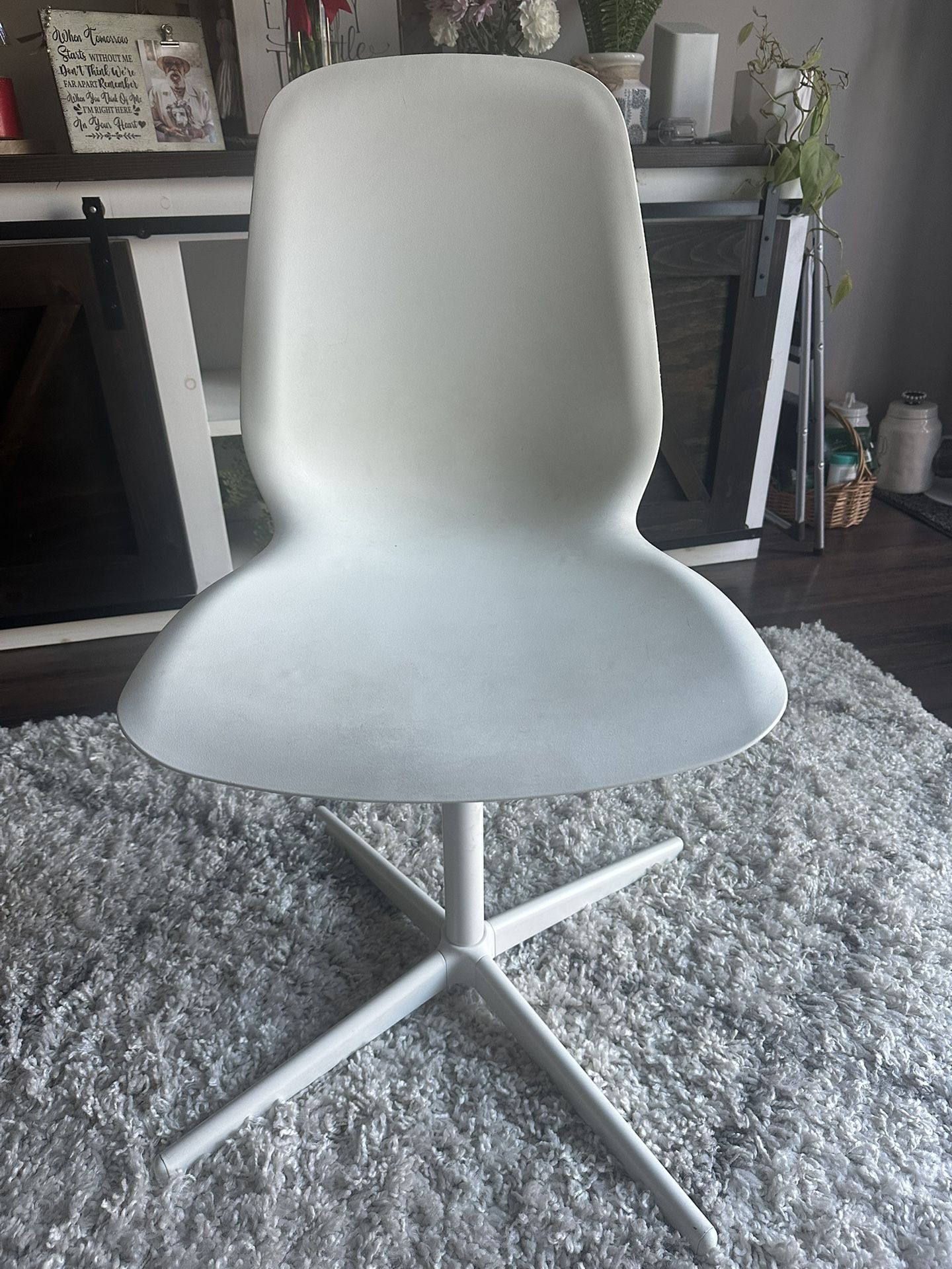 Desk/Accent chair