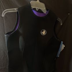 Body Glove wetsuit under vest  
