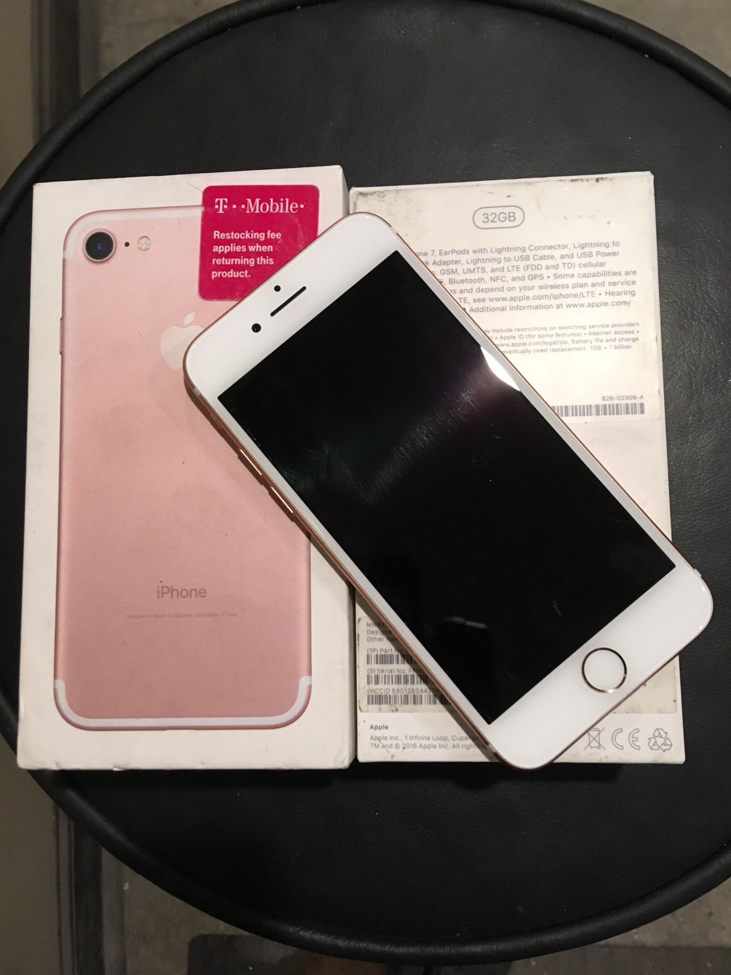 iphome 7 rose gold used less than 2 weeks $525 obo cash gets it