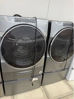 Whirlpool gas dryer and washer set