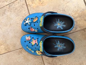 Women crocs SpongeBob (size w9 m7)
