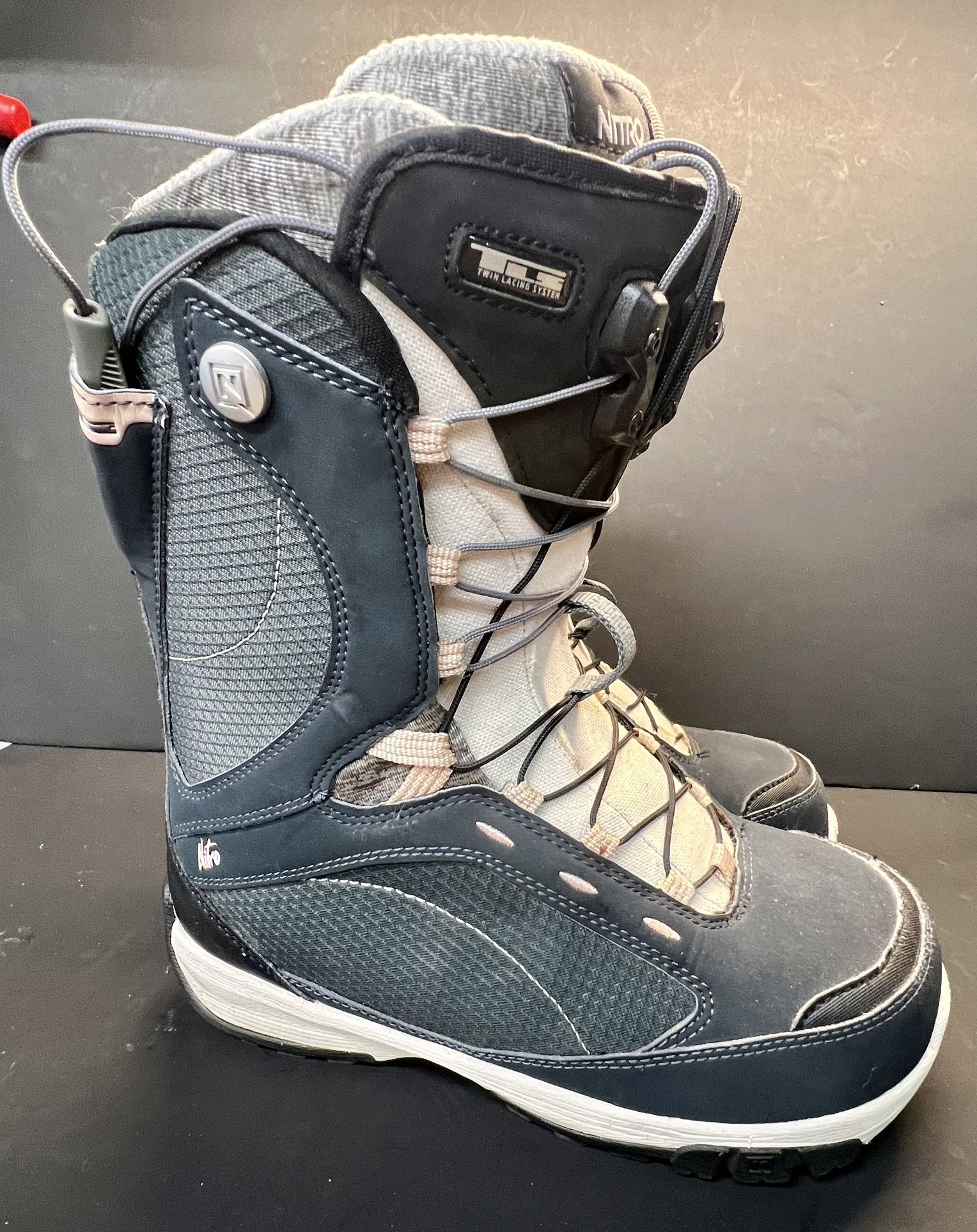 Women’s Nitro Snowboard Boots, Size 7.5