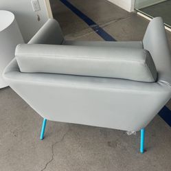 Commercial Grade Guest Lobby Waiting Room Leather Chair / Side Table Office Furniture 