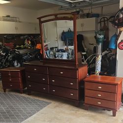 3 Piece Bedroom Set (Solid Wood)