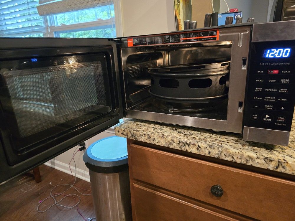 Microwave/Air Fryer/Convection Oven