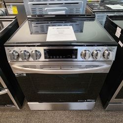 6.3 Cu Ft Smart Electric Range With Fan Convection Air Fry Easy Clean 