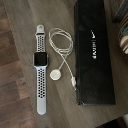 Apple Watch Nike SE