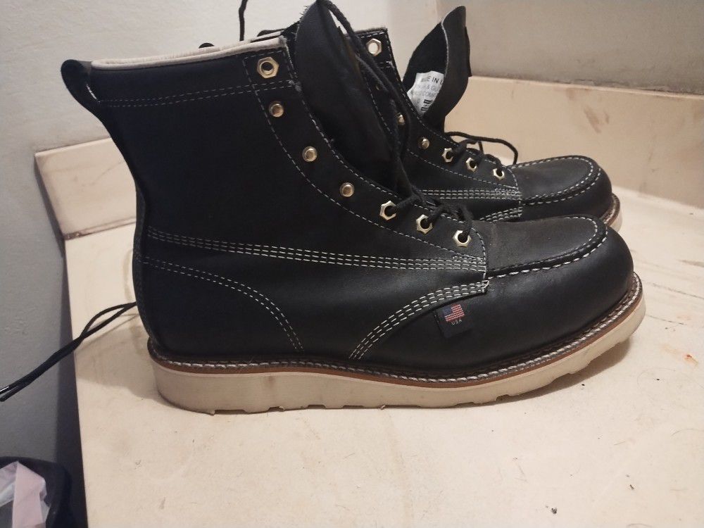 Size 10 Thorogood Boots 
